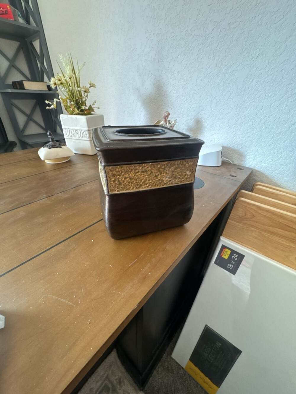 Morillo Brown Square Tissue Box Cover